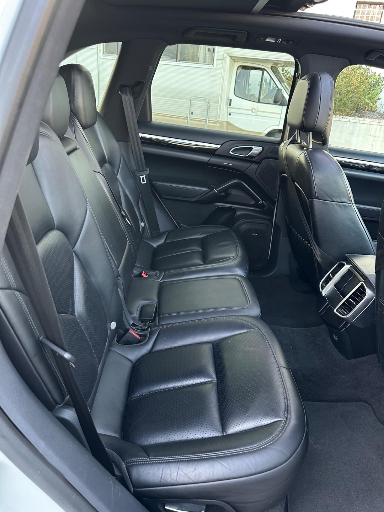 Porsche Cayenne 4.1 S Diesel 385CV Platinum Edition IPERFULL