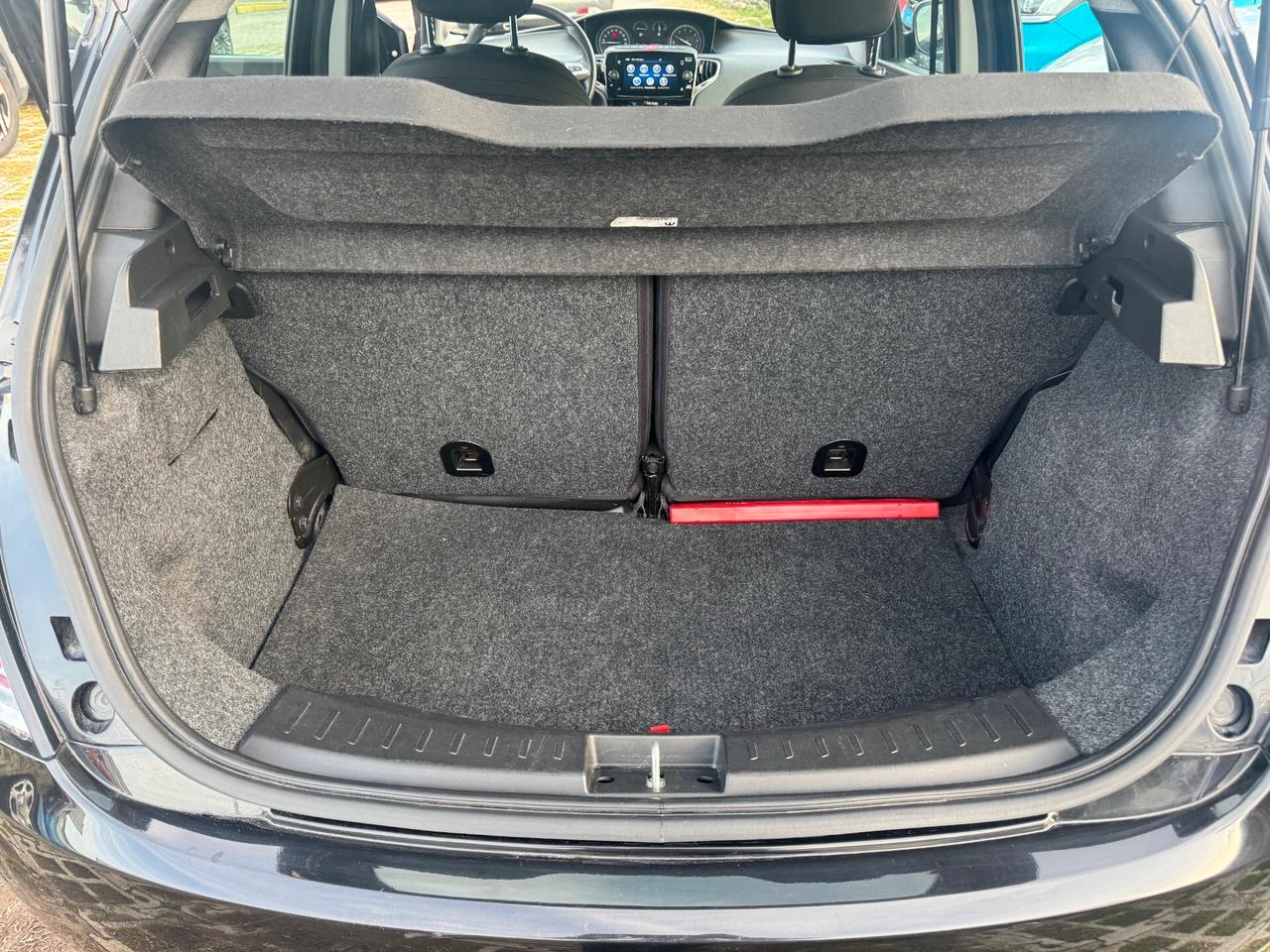 Lancia Ypsilon 1.0 FireFly 5 porte S&S Hybrid Ecochic Gold