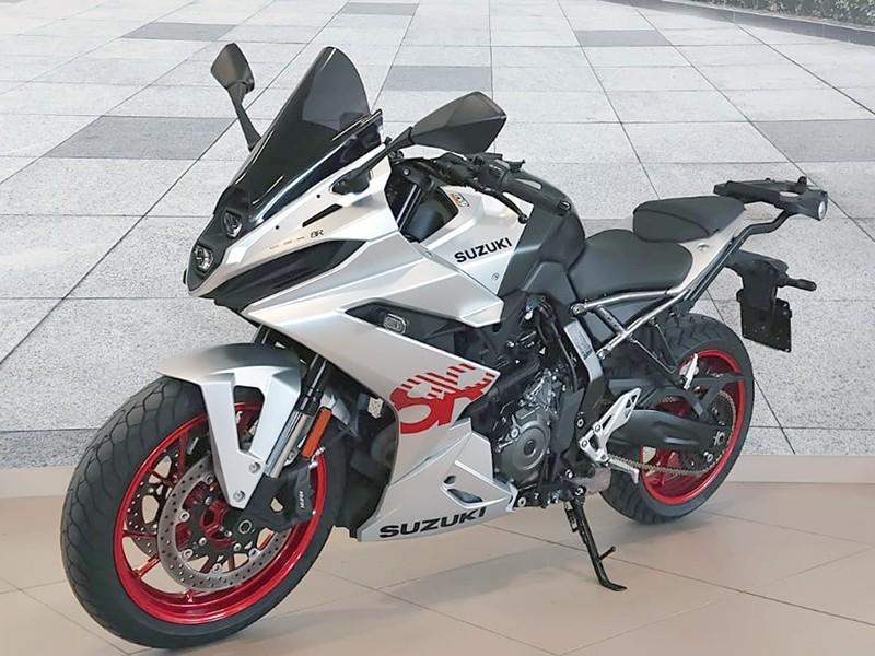 Suzuki GSX-8R