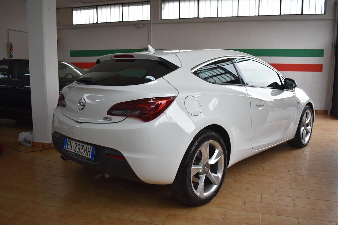 Opel Astra GTC 2.0 Cdti Cosmo S