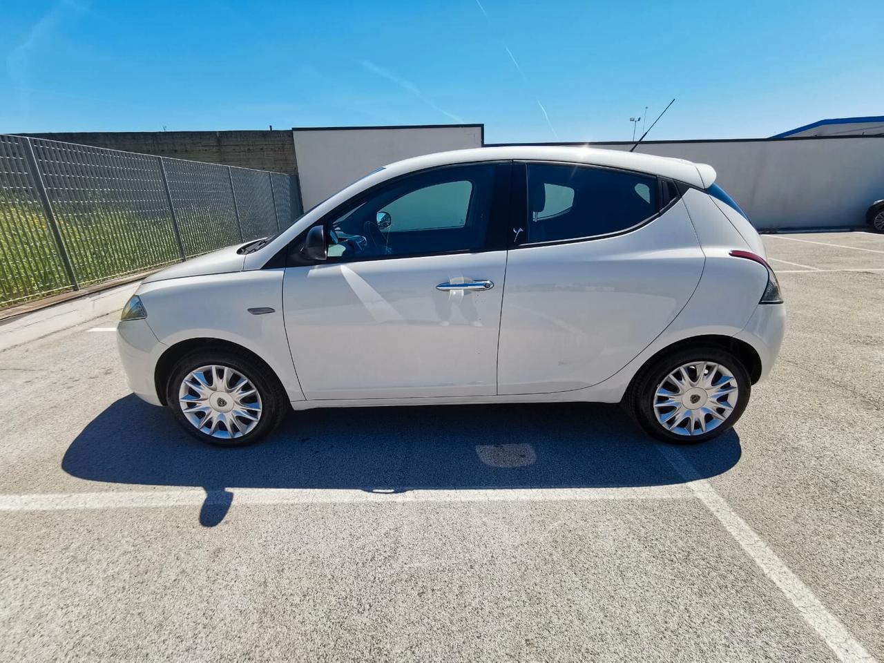 Lancia Ypsilon 1.2 69CV 5P. Silver 2016 solo km.79000