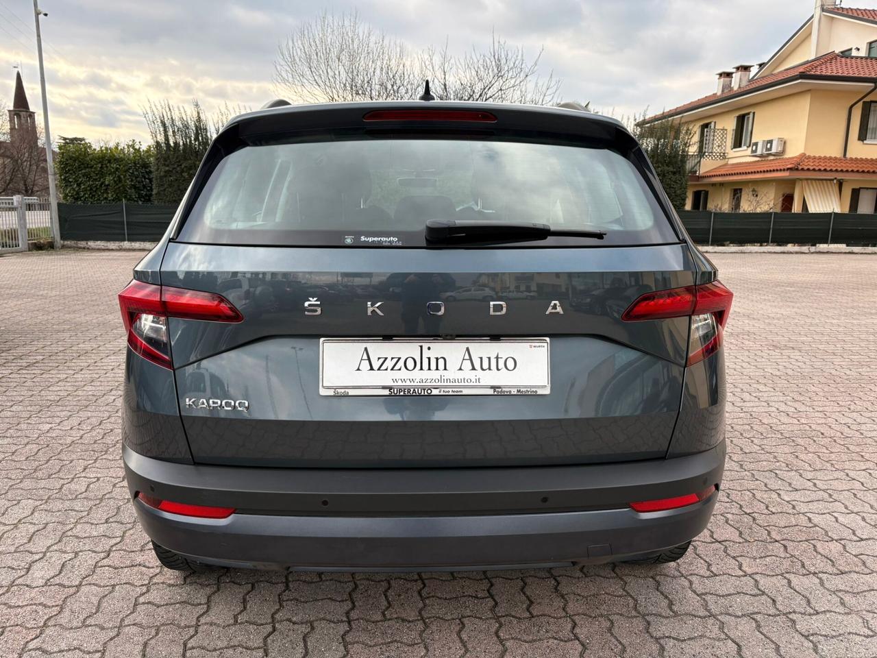 SKODA KAROQ 1.6 TDI AUTOMATICA SI A NEOPATENTATI