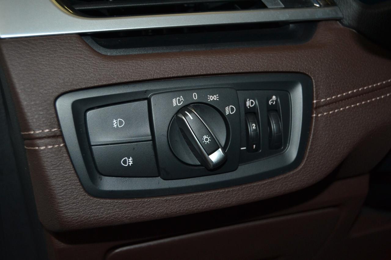 Bmw X1 sDrive18d xLine Plus Navi/Pelle/LED