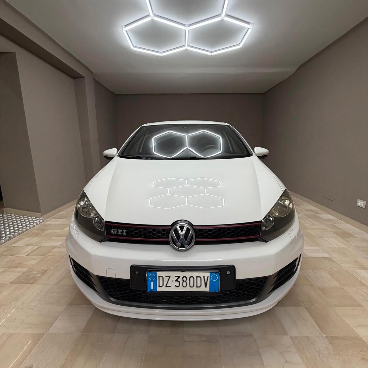 Volkswagen Golf GTI 2.0 TSI 5p.