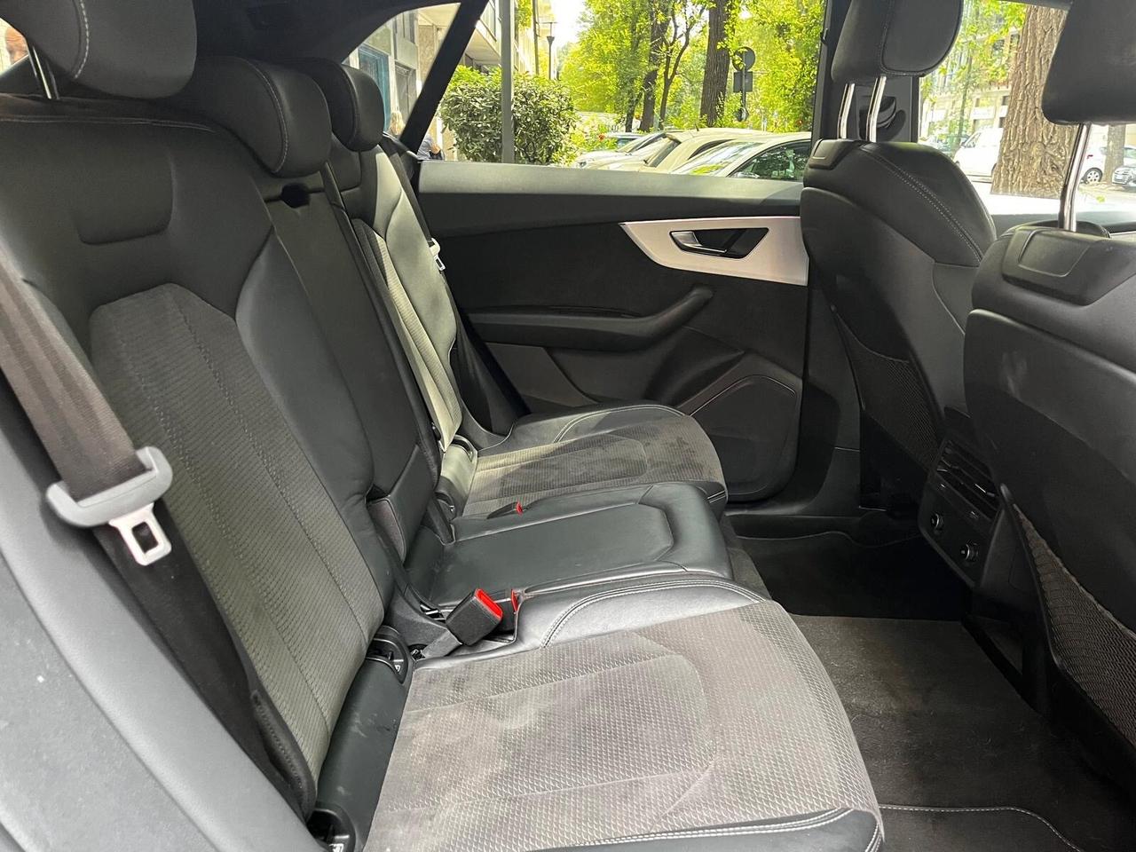 Audi Q8 55 TFSI S line quattro tiptronic Sport