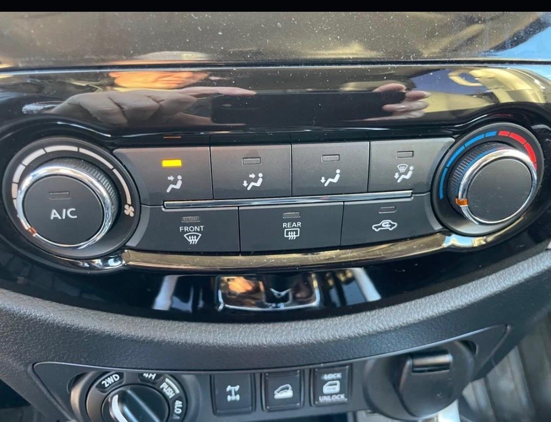 Nissan Navara 2.3 dCi 190 CV 7AT 4WD Double Cab N-Connecta