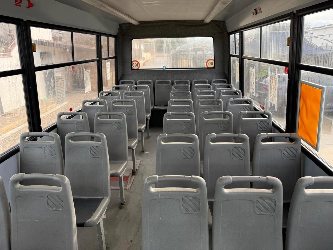 IVECO SCUOLABUS ANNO 2004 2.8 DIESEL 145 CV