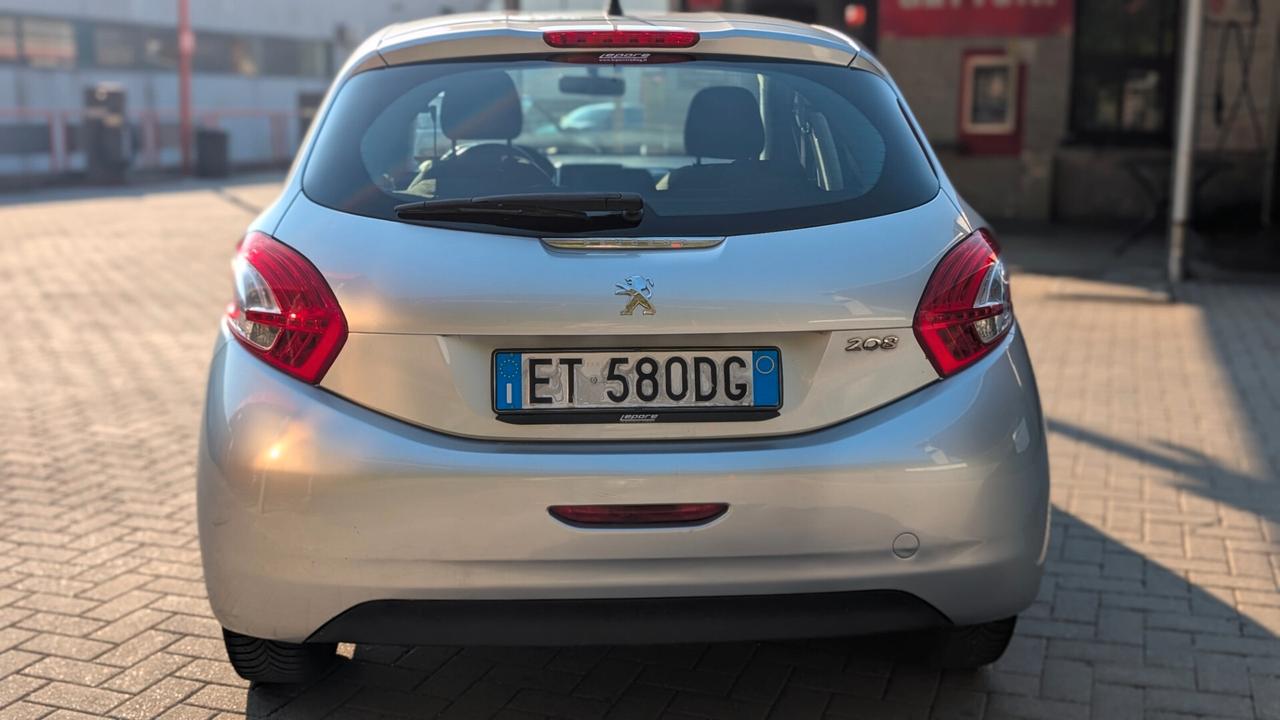 Peugeot 208 1.4 HDi 68 CV 5 porte Allure