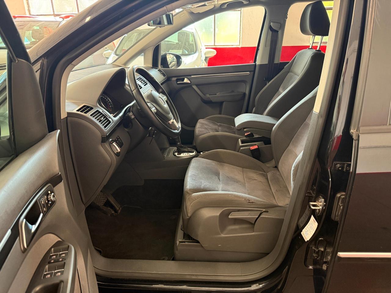 Volkswagen Touran 2.0 TDI 170 CV DSG - CINGHIA OK