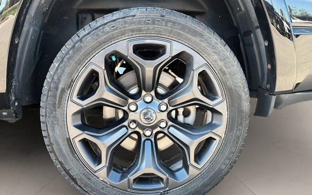 DODGE RAM 1500 5.7 V8 Crew Cab AT8 Limited Night N1