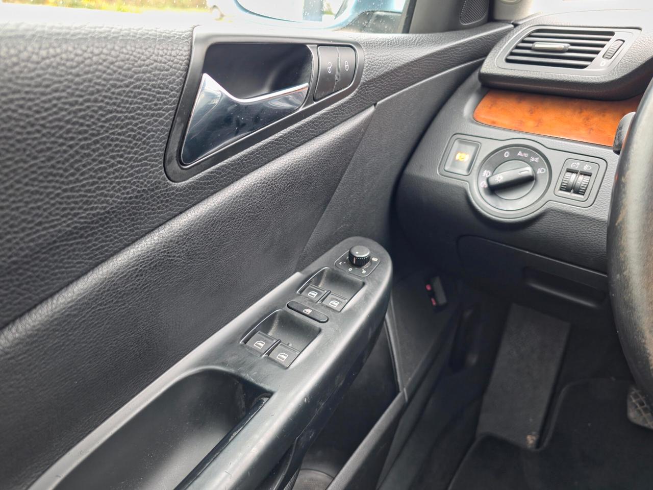 Volkswagen Passat 2.0 TDI DPF Var. Highline 2008-E4 Manuale NEO