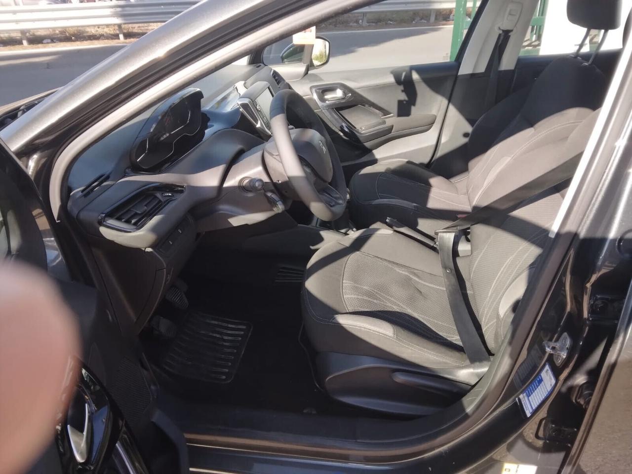 Peugeot 208 1.4 HDi 2015