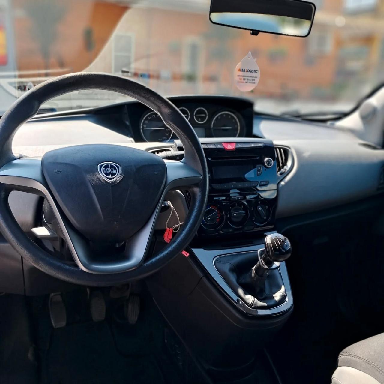 Lancia Ypsilon 1.2 69 CV 5 porte Gold