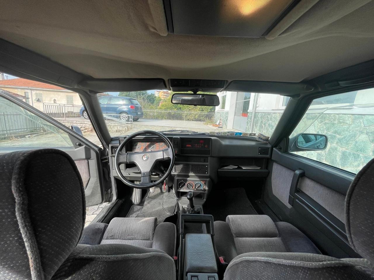 Alfa Romeo 75 2.0i Twin Spark