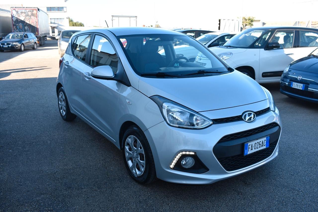 Hyundai i10 1.0 i NEOPATENTATI