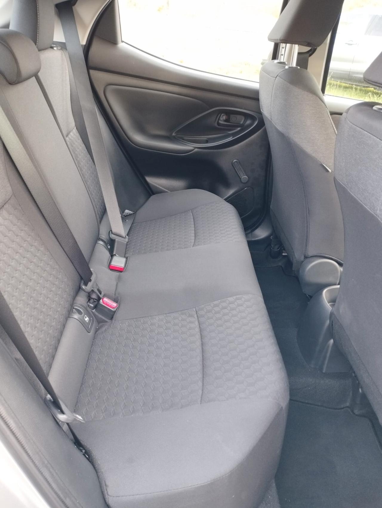 Toyota Yaris 1.0 Business ideale per neopatentati