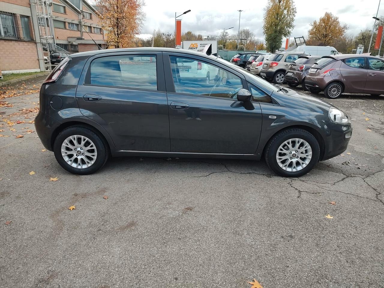 Fiat Punto Evo - EVO, 1.4 M. AIR 16V, 5 PORTE S&S EMOTION, GANCIO TRAINO, CON SOLO 27.000KM, OK NEOPATENTATI, GARANZIA L.12 MESI