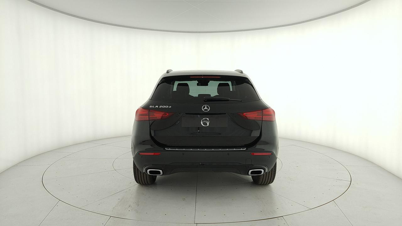 Mercedes-Benz GLA 200 d automatic
