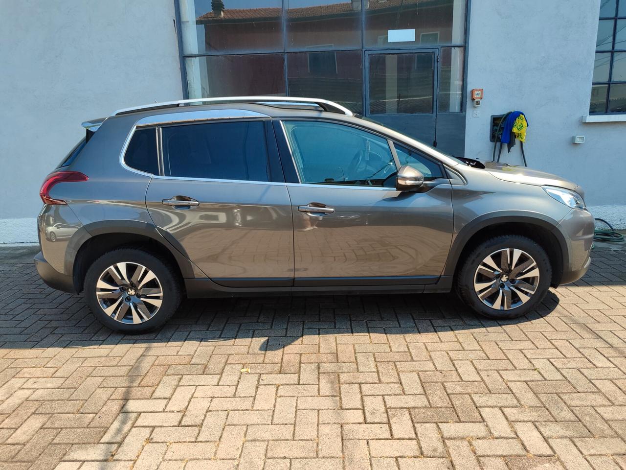 Peugeot 2008 PureTech 82 S&S Allure