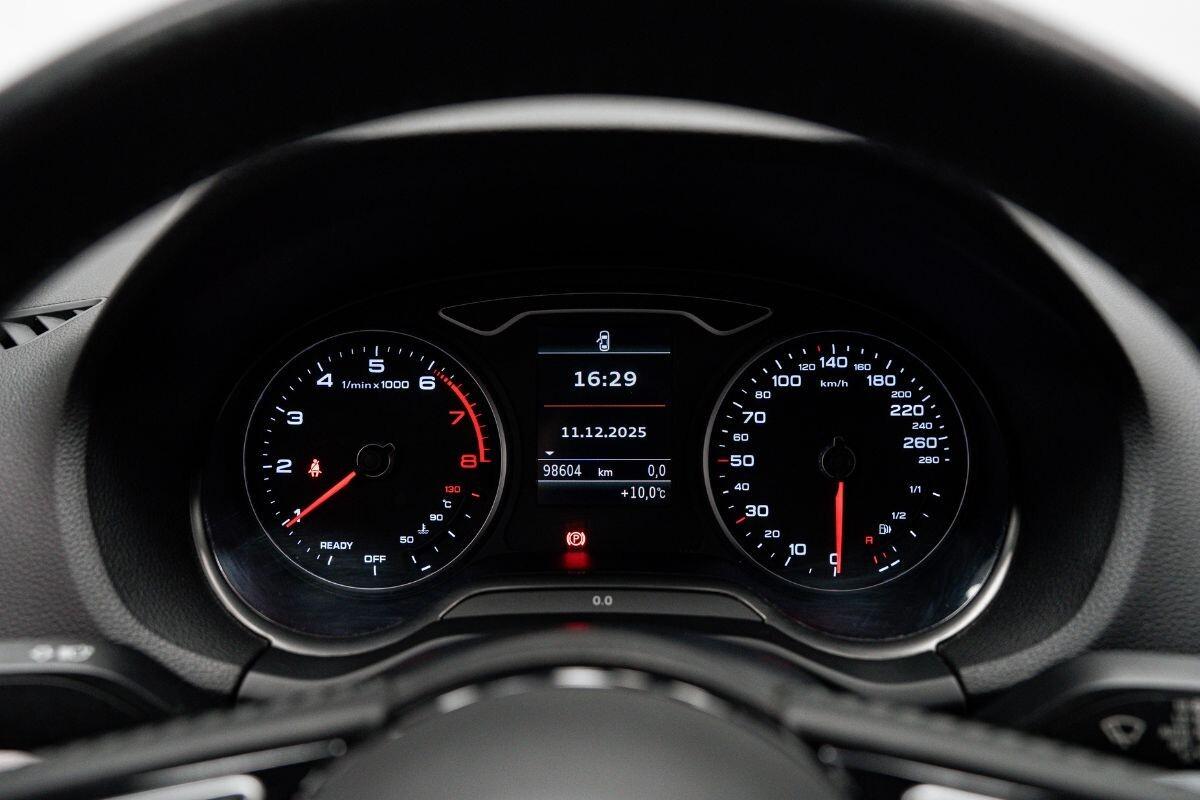 Audi Q2 30 TFSI Business