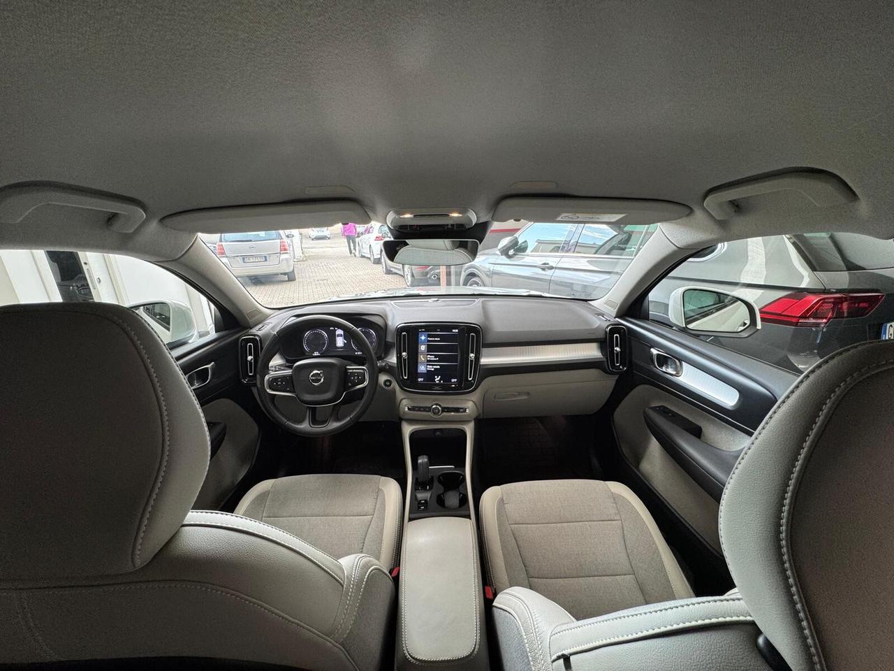 Volvo XC40 D4 AWD Geartronic Momentum