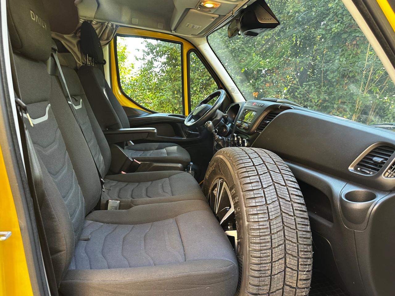 Iveco Daily Carroattrezzi Patente B Cabinato Full 2021