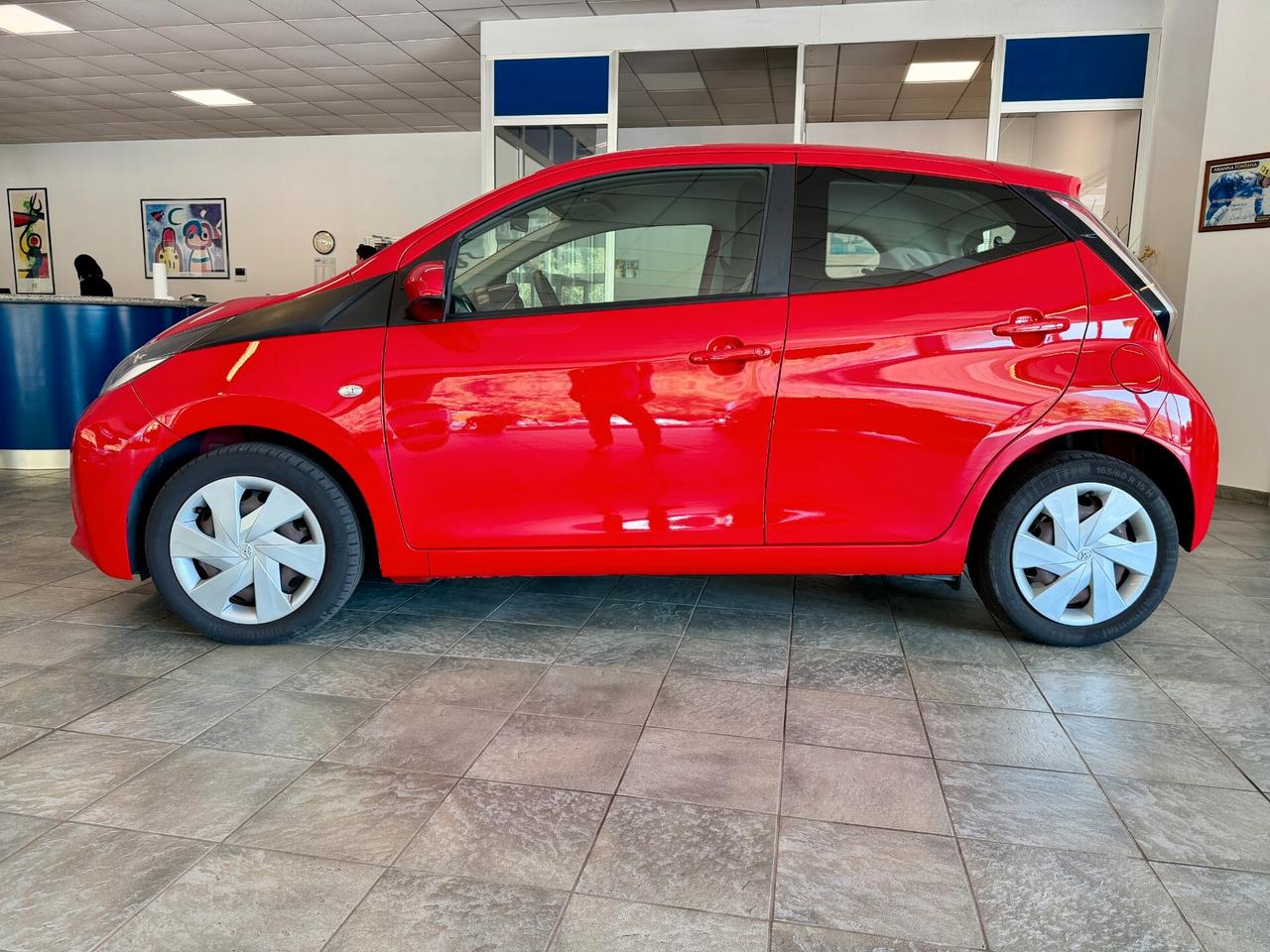 Toyota Aygo 1.0 VVT-i 69 CV 5 porte x-play