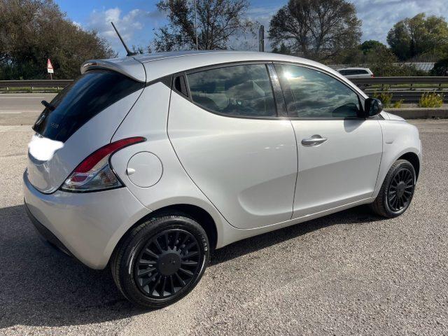 LANCIA Ypsilon 1.0 5 porte