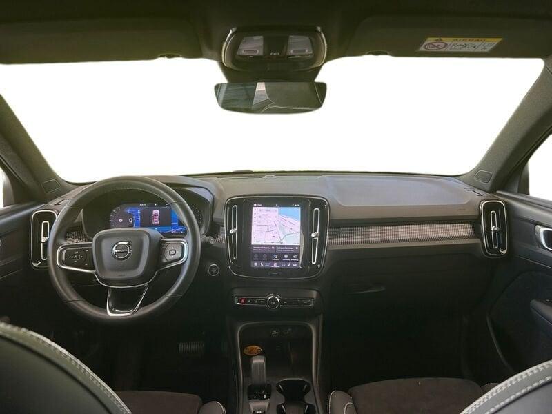 Volvo XC40 B3 163+14 CV Automatico LED Core N1 Autocarro