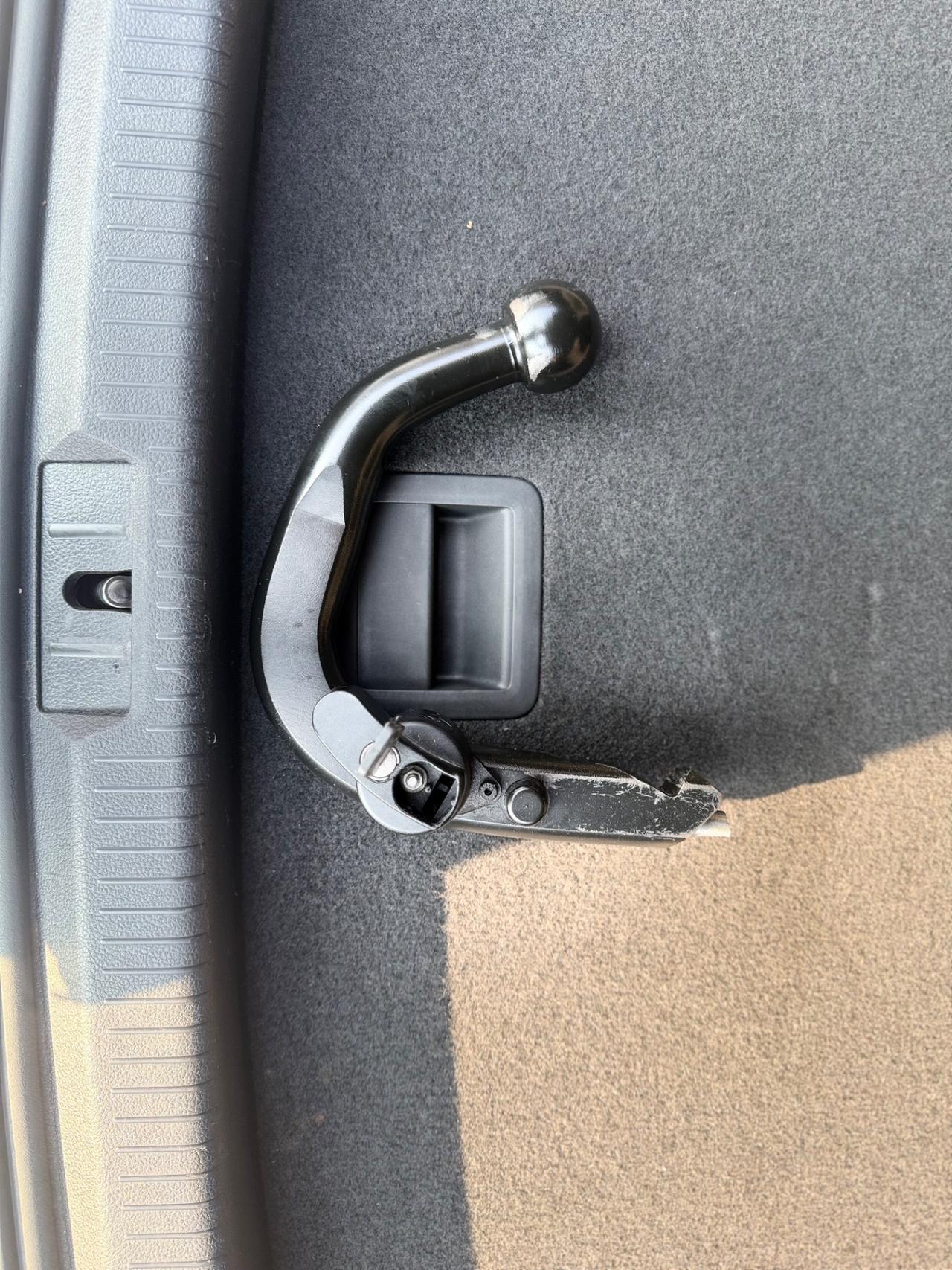 Volkswagen Golf 1.6 TDI DSG 5p. Highline ok neopatentati