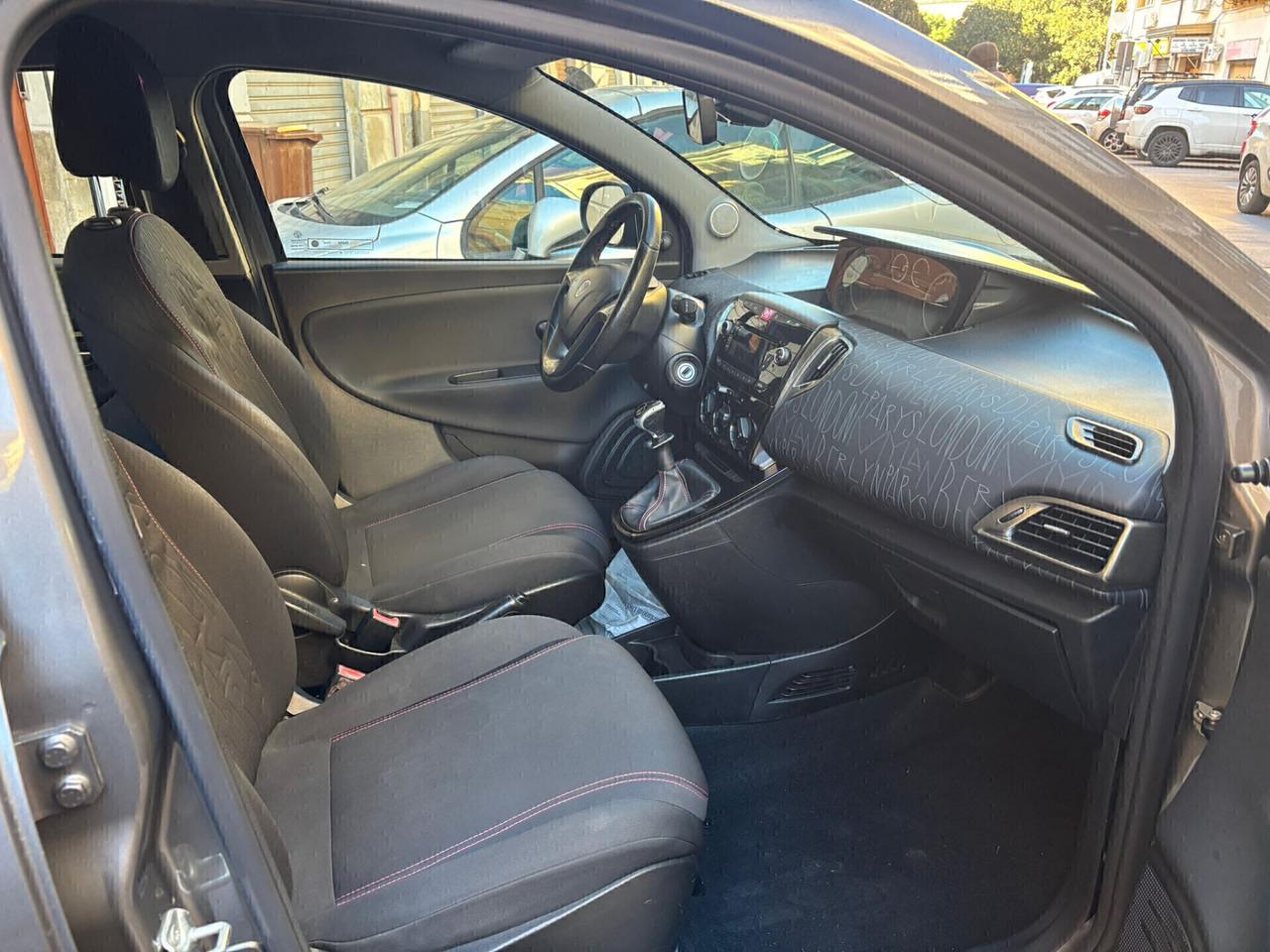 Lancia Ypsilon 1.2 69 CV Elefantino NEOPATENTATI FINANZIABILE