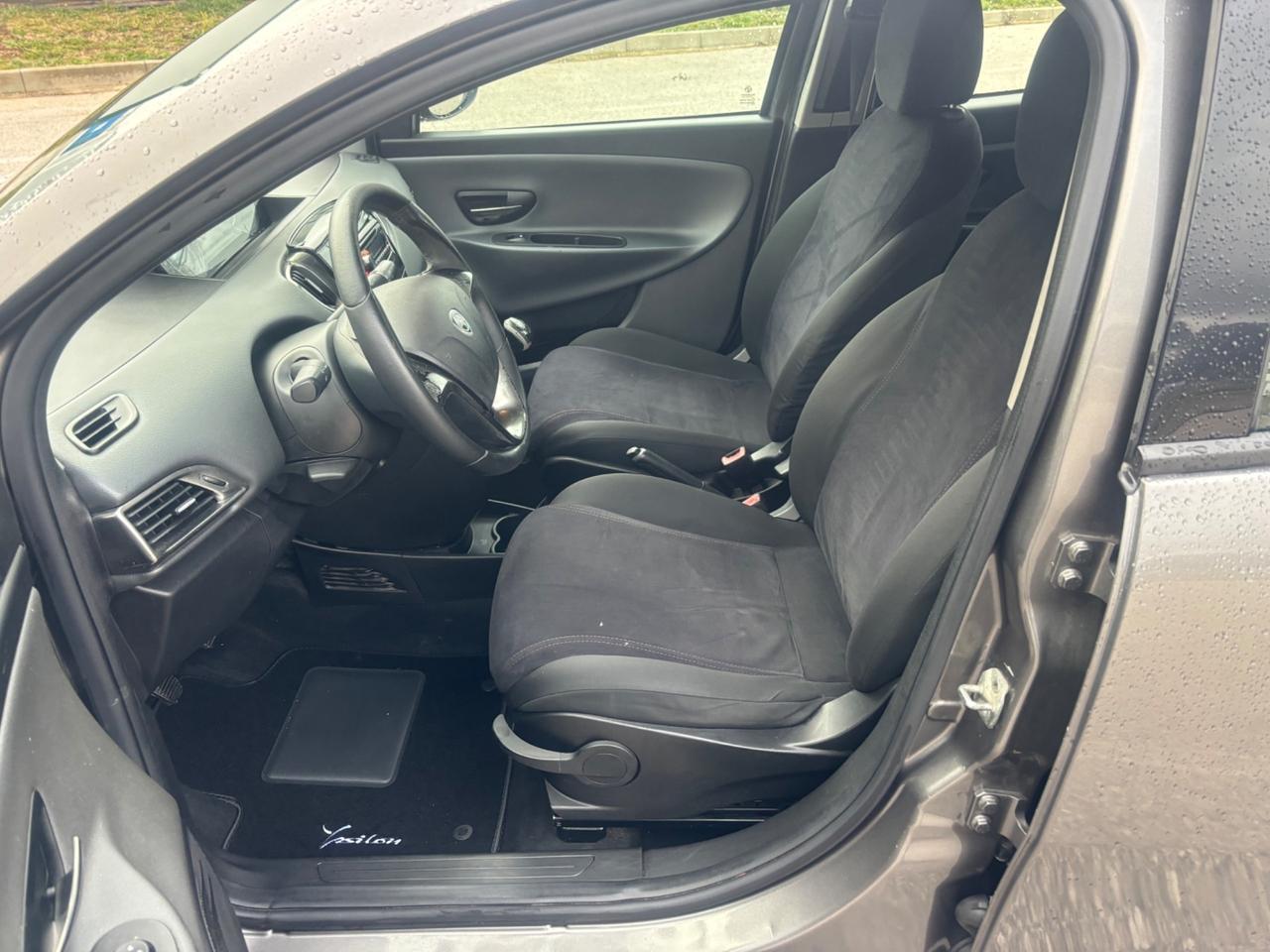 Lancia Ypsilon 1.2 69 CV 5 porte Gold