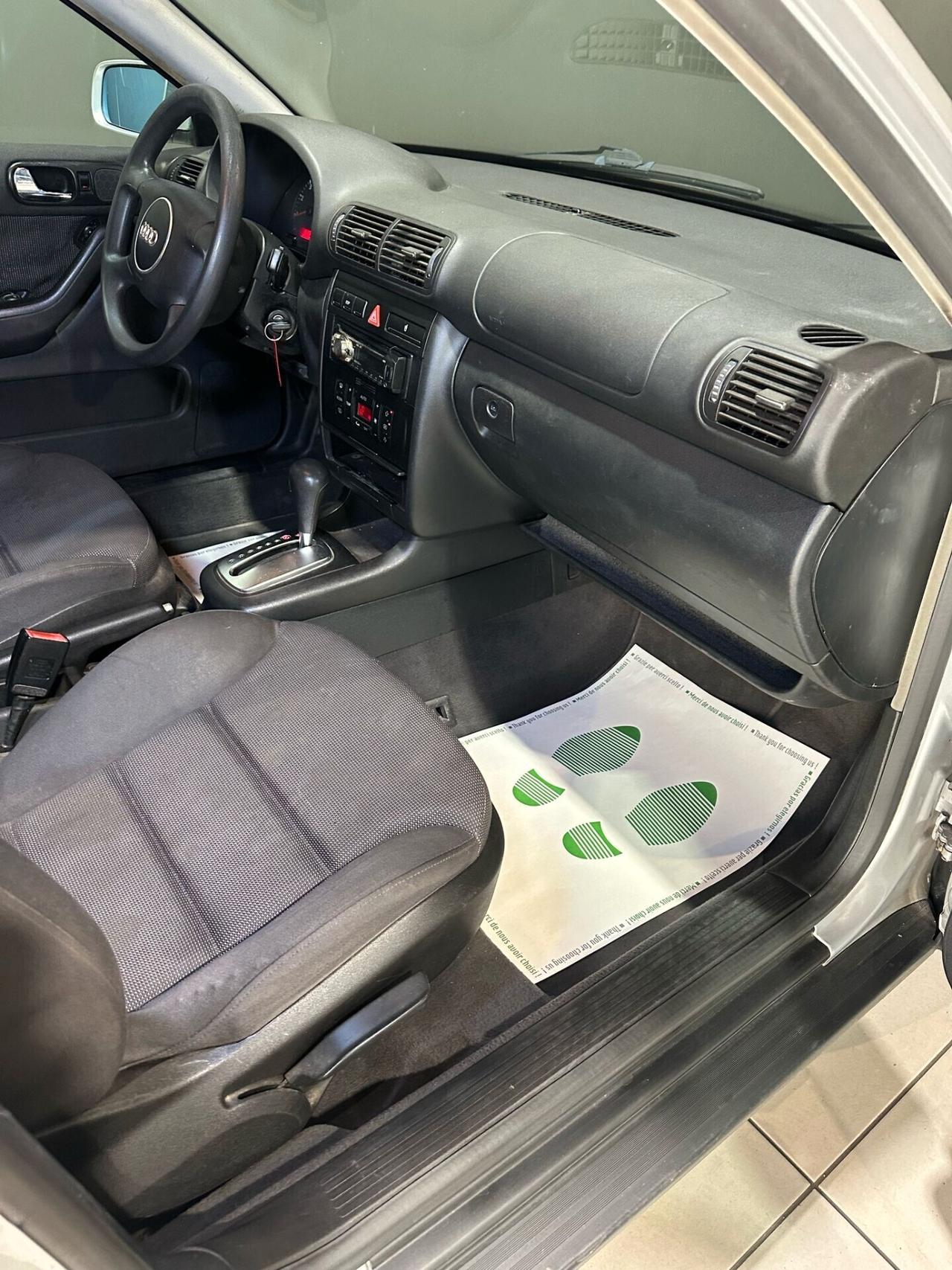 Audi A3 1.8 20V cat 5p. Ambiente