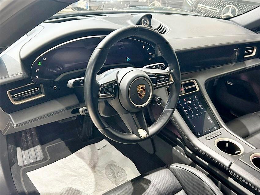 Porsche Taycan 4S Cross Turismo