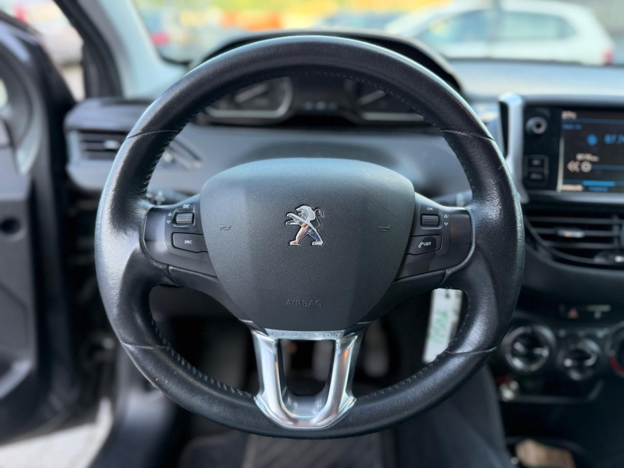 Peugeot 208 PureTech 82 3 porte Allure