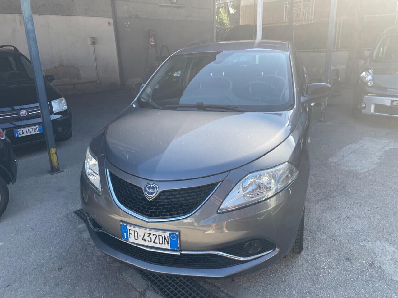 Lancia Ypsilon 1.2 69 CV 5 porte Gold