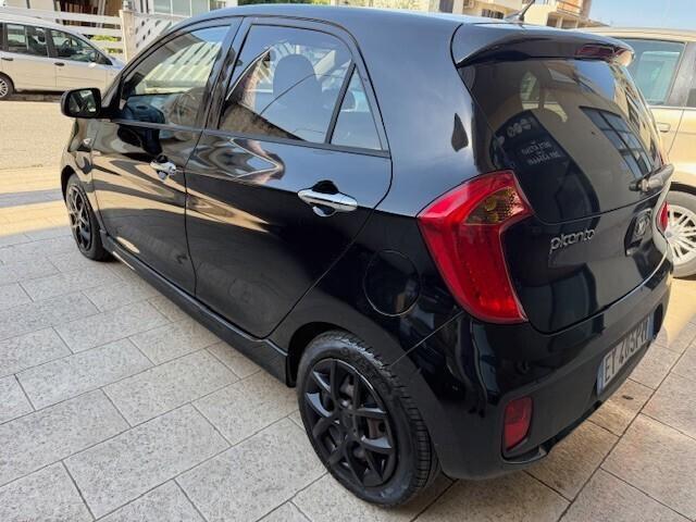 Kia Picanto 1.0 12V 5 porte Glam Sporty 03.2015 ok