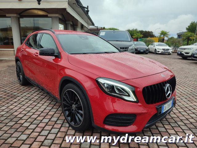 MERCEDES-BENZ GLA 200 Automatic Premium 156cv