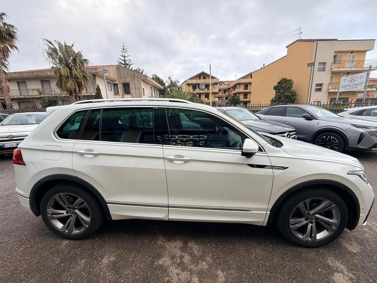 Volkswagen Tiguan 2.0 TDI 150 CV SCR DSG R-Line