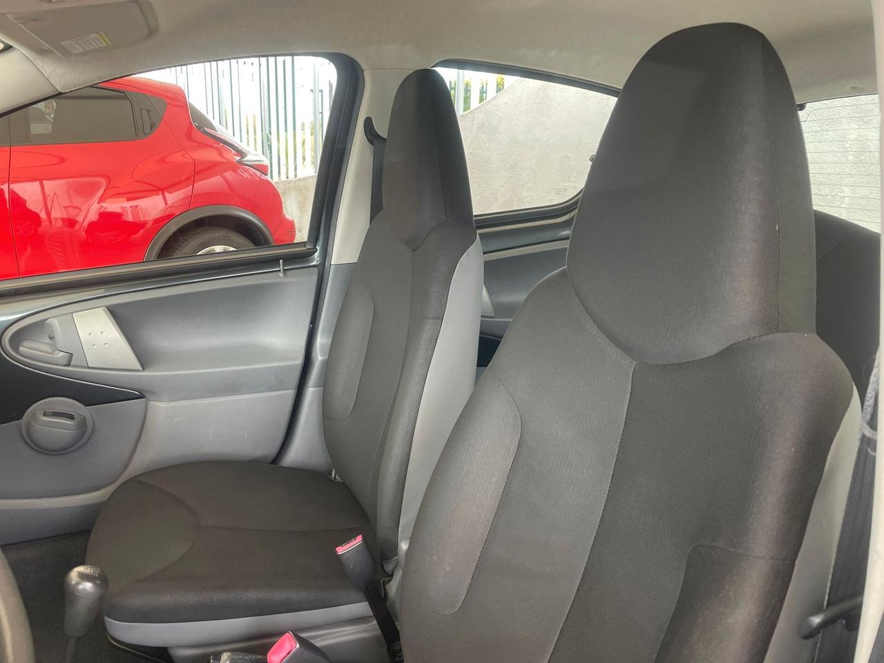 Toyota Aygo 1.0 12V VVT-i 5 porte Sol