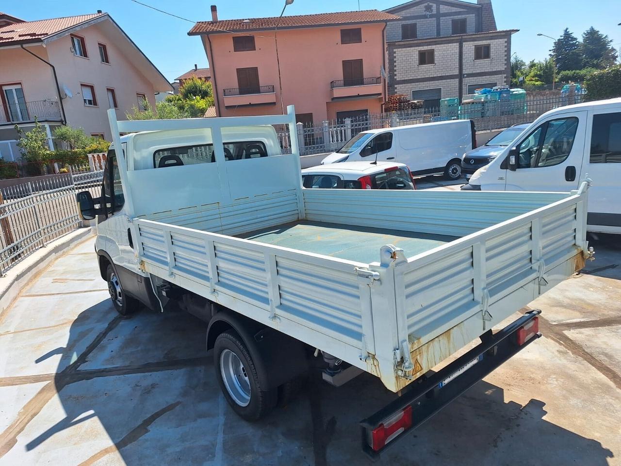 Iveco Daily 35S21 3.0 HPT PLM Cabinato-RIBALTABILE TRILATERALE