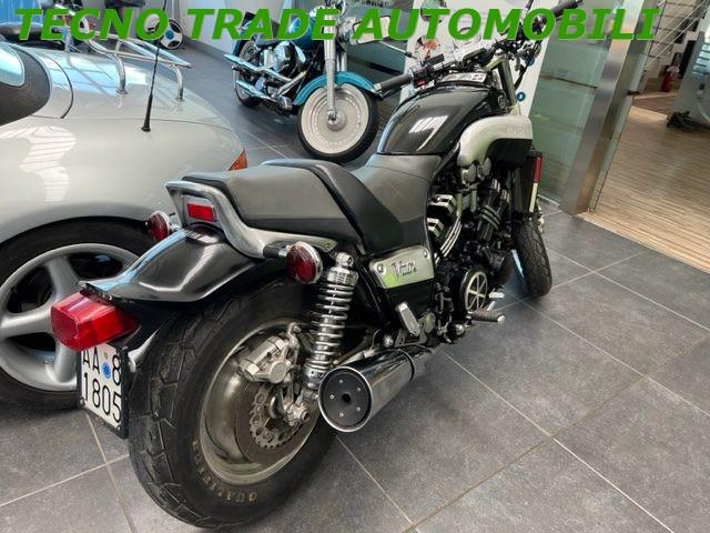 YAMAHA VMAX 1200