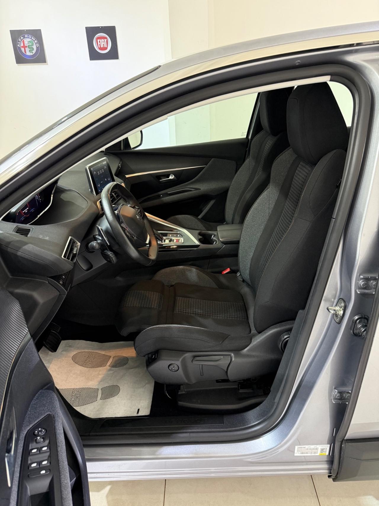 PEUGEOT 3008 BLUEHDi 130 S&S UNICOPROPRIETARIO IVA ESPOSTA