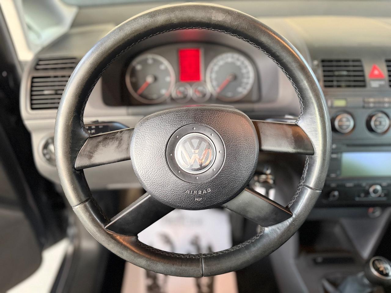 Volkswagen Touran 2.0 TDI DPF Highline AUTOCARRO