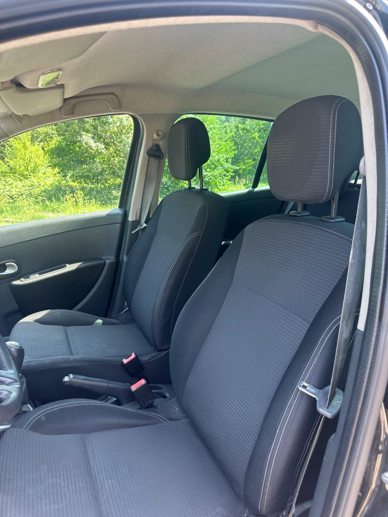 Renault Clio 1.2 16V 5 porte Dynamique