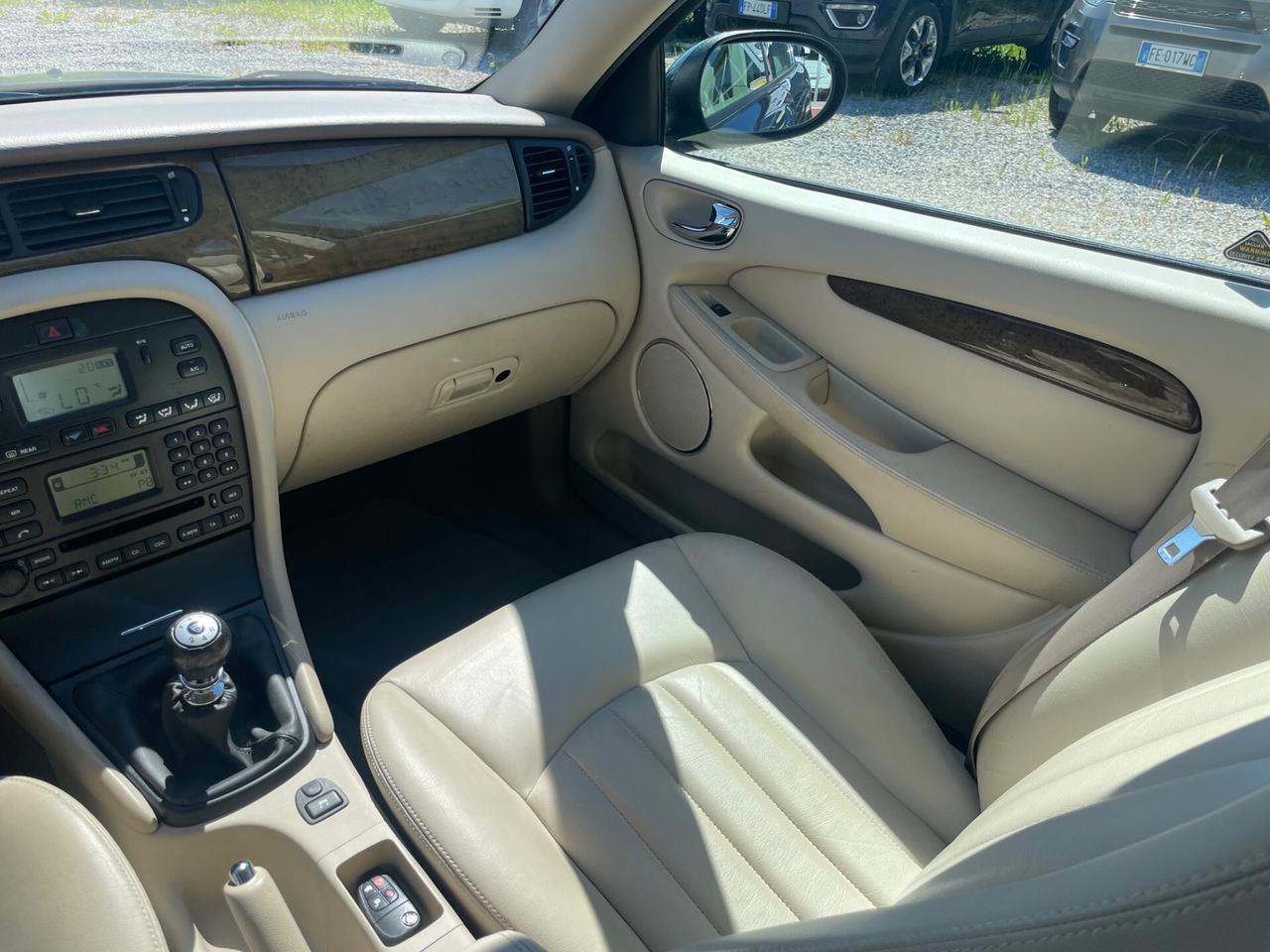 Jaguar X-Type 2 litri V6 24V cat Executive