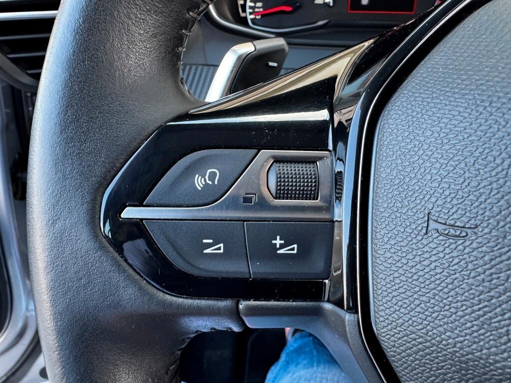 Peugeot 2008 1.2 Benzina Active Pack S&s 130cv Eat8