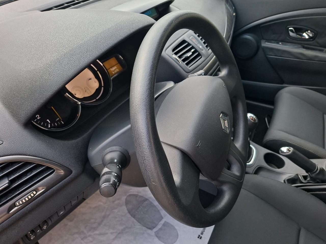 Renault Megane 1.5 dci Live *NEOPATENTATI*