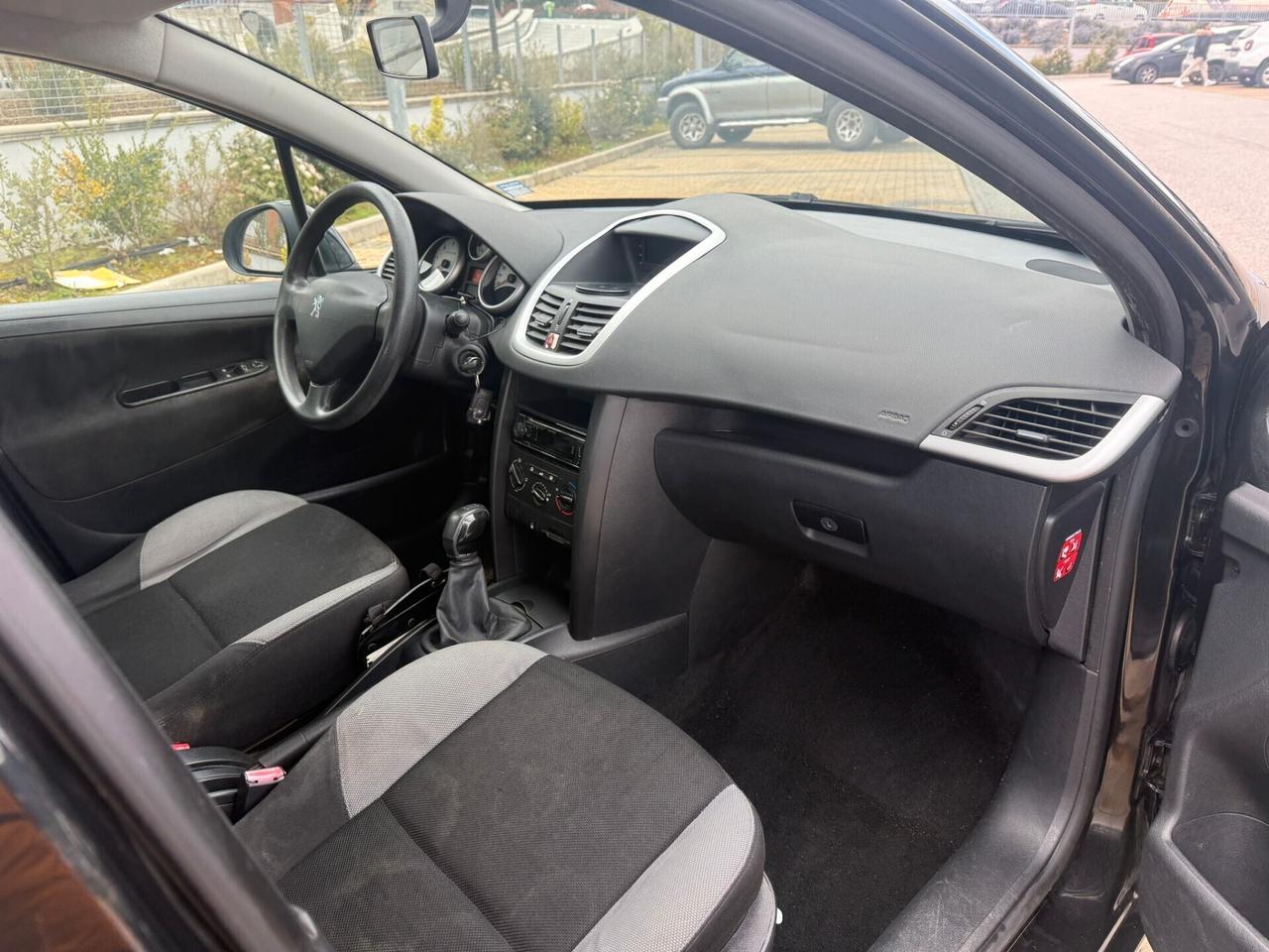 Peugeot 207 1.4 HDi 70CV 5p. X Line