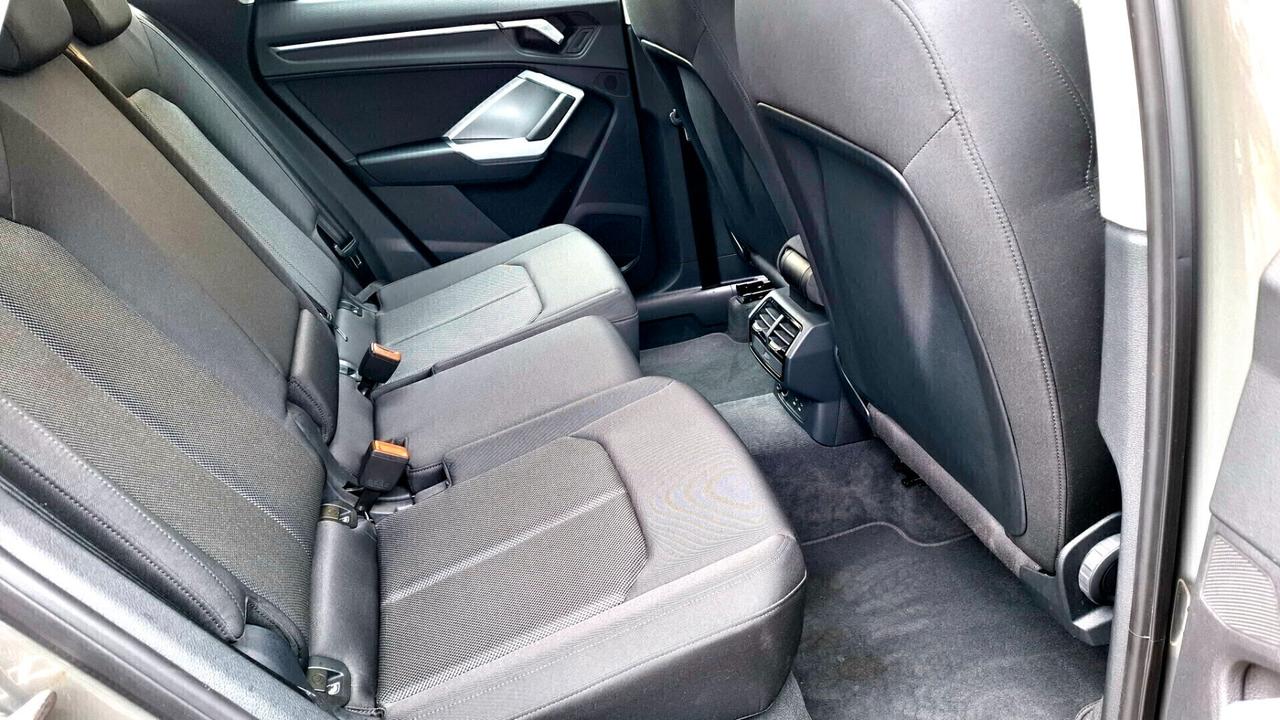 Q3 40 2.0 TDI quattro S tronic Business 190cv